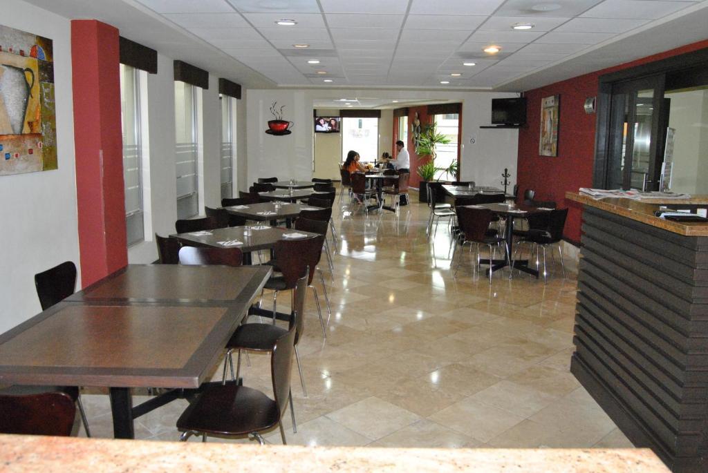 Hotel Alameda Express Matamoros  Bagian luar foto