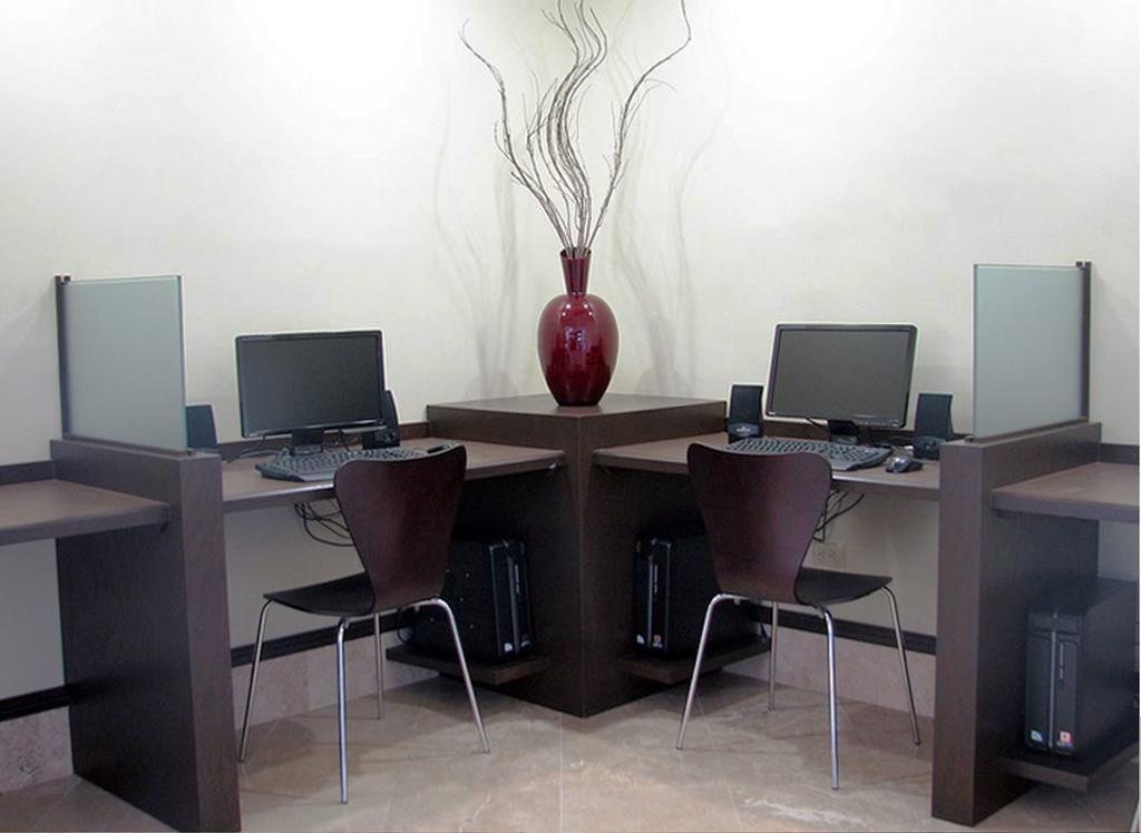Hotel Alameda Express Matamoros  Bagian luar foto