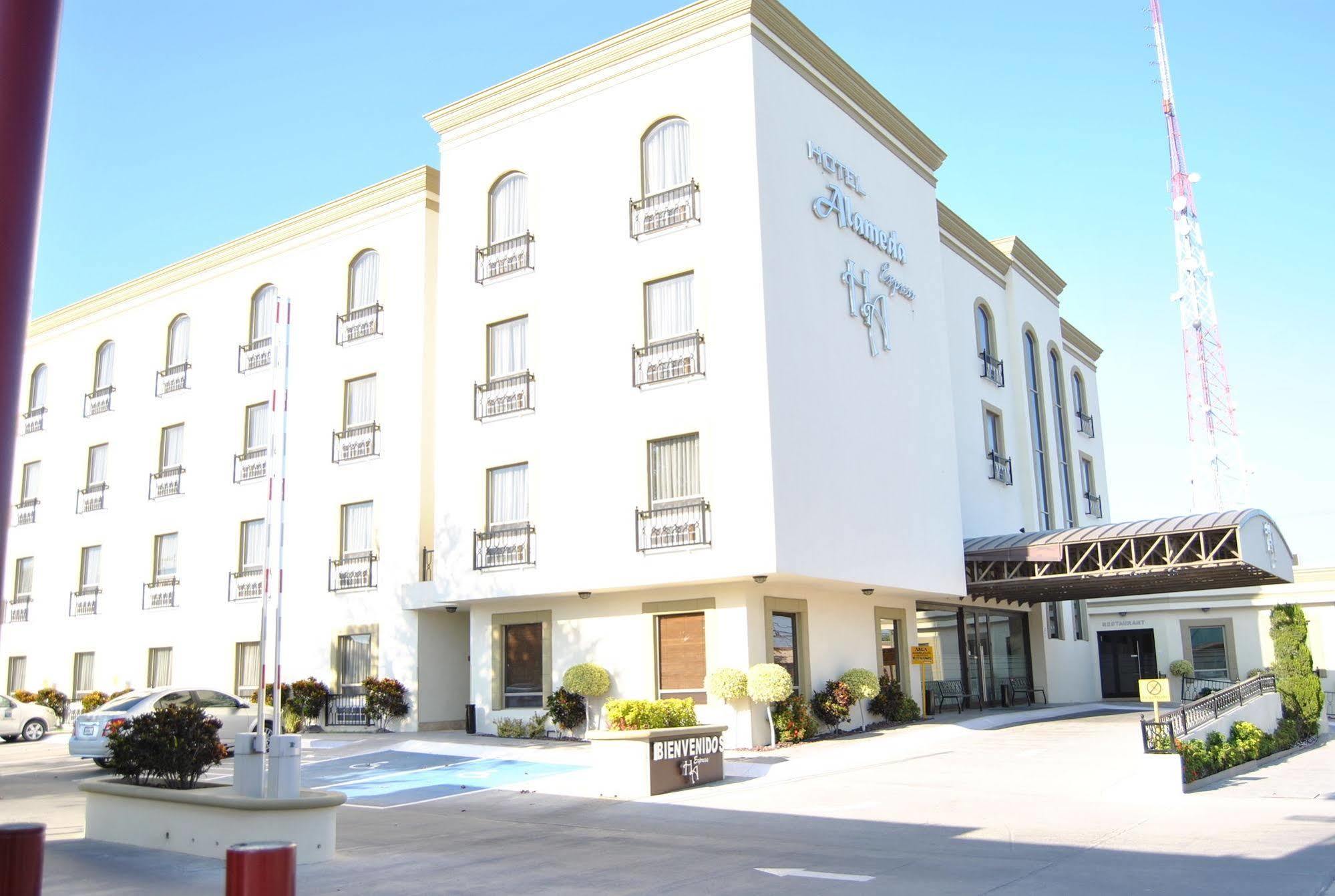 Hotel Alameda Express Matamoros  Bagian luar foto