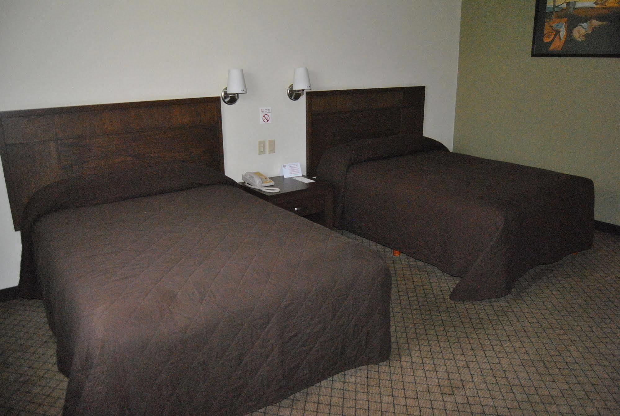 Hotel Alameda Express Matamoros  Bagian luar foto